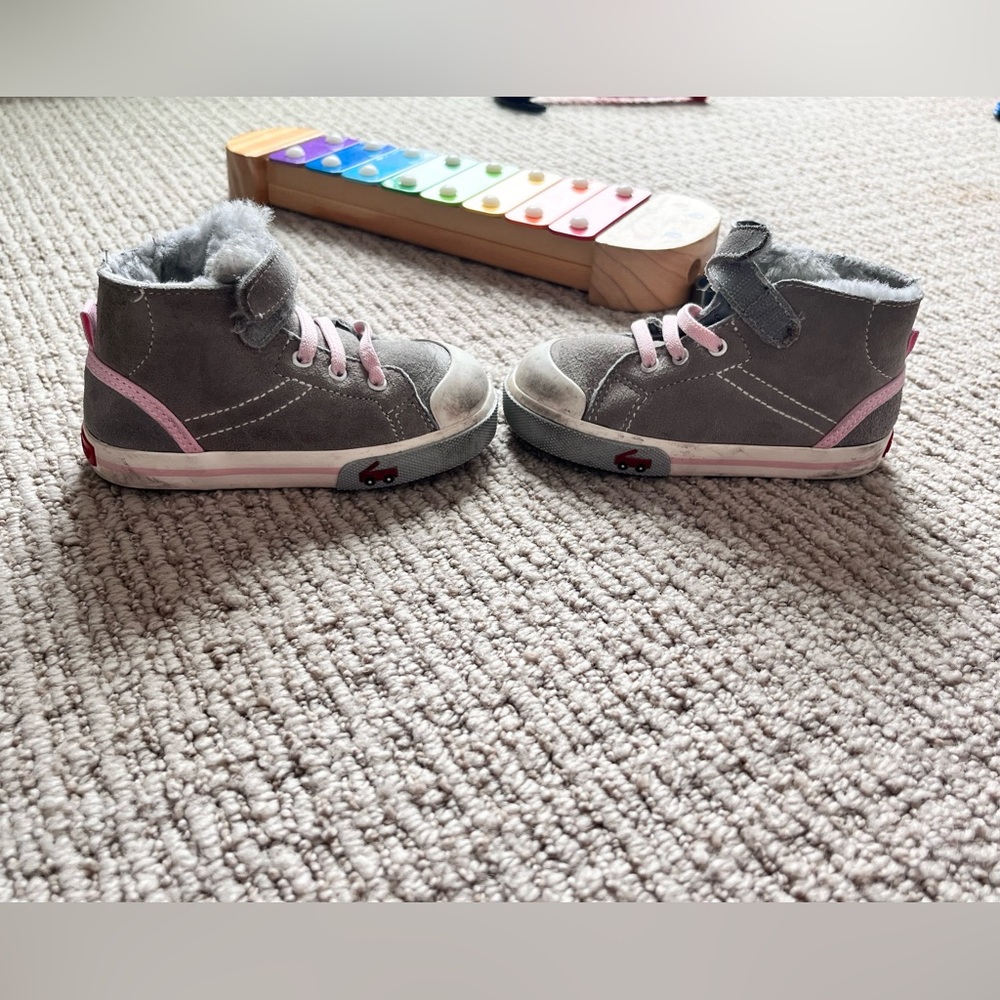 See Kai run toddler girl Devon gray shearling size 7